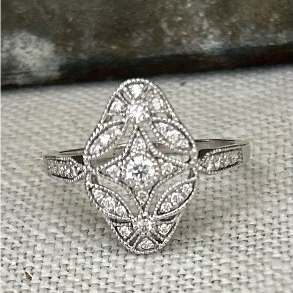 Jewelry - 14k Diamond Ring